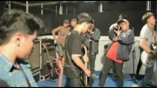 BLOOD PARTY Thinking Much Better(LIVE AT TENNIS INDOOR GOR Sidoarjo)