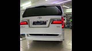 Минивен Toyota Hiace - установили электропривод крышки багажника и бесштыревые доводчики дверей