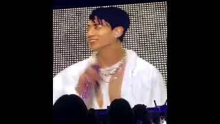 Jungkook introducing himself, I'm looking at him respectfully  [BTS PTD ON STAGE LA 211126]