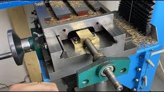 Replacing milling table leadscrew