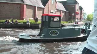 Tug Ilda messing about at Ricky Festival