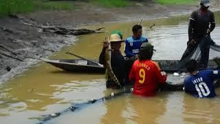 Discus fishing - Caiman fishing - pescar jacares, Rio Purus, Amazonas