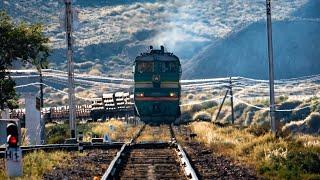 Diesel locomotive 2TE10V-5051 with loaded dump car cars arrives at the Kayamat-Kurkol station.