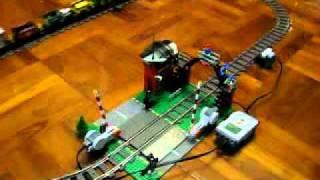 LEGO- Automatic Train Level Crossing with NXT.avi