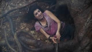 Dana DeLorenzo tree tentacle grab, and some grabs on Lucy Lawless