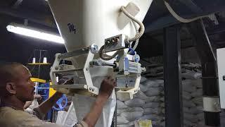 Automatic bagging machine