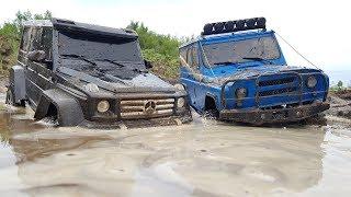 Вот как ГЕЛИК уделывает российский УАЗ ... Traxxas G500 vs Axial Bluaz