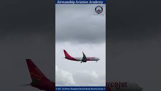 Captured the SpiceJet aircraft landing️ #SpiceJet #aircraft #AircraftLanding #FlyingHigh #Aviation