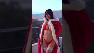 QuickClipsHQ - Helga Lovekaty Shows Her Christmas Spirit