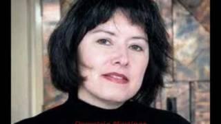 Demetria Martínez en el libro Cruzando Culturas