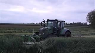 Fendt 824 Vario mit Pöttinger Novacat A10 Crossflow