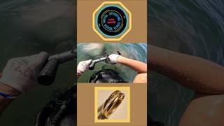#beachfinds #excalibur2 #gold #minelab #metaldetecting #smallgoldrimg #waterhunting  #greekhunter