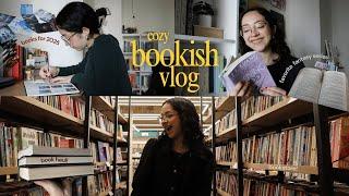 cozy bookish vlog: bookstore date, library haul, top 10 books for 2025 & the burning god