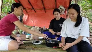 Suku Dayak || Buah Hitam ini bisa dijadikan Sayur, paling disukai di Malaysia