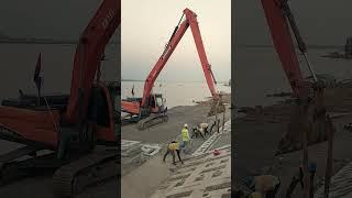 excavator long boom doosan work riverside #shortsfeed #shorts #youtubeshorts #youtube #excavator