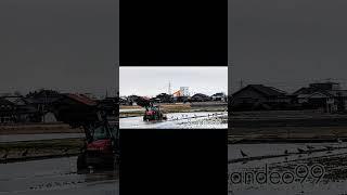 Membajak Sawah di Negara Jepang Menggunakan Tractor Roda 4