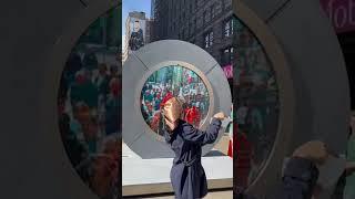 Abren portal en Manhattan que conecta a Nueva York con Dublín en tiempo real