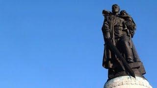 Soviet War Memorial (Treptower Park) - In A Berlin Minute (Week 47)