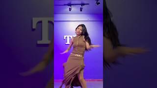 Shake it to the max | Ishika Bisht | Vieal Trend |  #shakeittothemax #ishikabisht