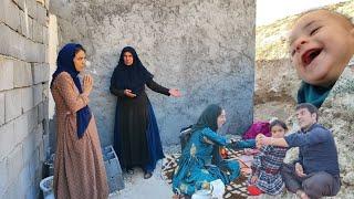 Narges's aunt meeting with Farida to inform her about the situation between Narges and Ali