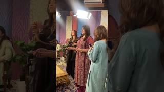 Talo na gal Zeeshan Rokhri Arishma Dhol player #viralvideo #love #cutesinger #cutecouple #famousduo