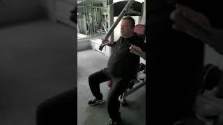 Тренажер: Жим от груди от бренда "Life Fitness"