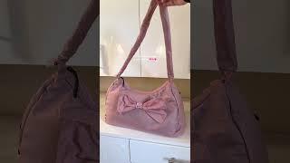 Spacious Pink Travel Bag for All Your Needs #pinkbag #gymbag #travelbag