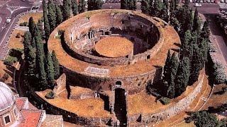 Emperor Augustus Caesar Mausoleum in Rome. Mausoleo del emperador Augusto César en Roma