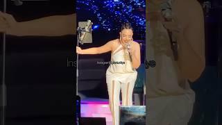 Ebru Gündeş’ten muhteşem Kaç Kadeh Kırıldı performansı ️