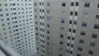 Intip Orang Dari Jendela Apartemen