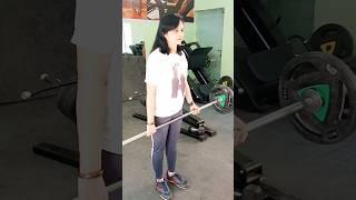 Deadlift #fitness #workout #viral #reels #shorts #gym #fit #priyanka #motivation #exercise #trending