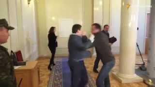 NO-HOLDS-BARRED FISTFIGHT.Two Ukrainian parliamentarians ‘get-it-on’ in parliament.