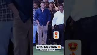 SALMAN KHAN WAKING WITH CUTE GIRL AND AISHWARYA RAY BACCHAN 4K WHATSAPP STATUS