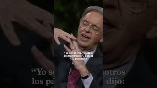 No clamamos a un Dios lejano. Él vive en, y por medio de nosotros.