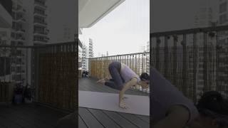 How to Do the Crow Pose #yoga #core #armstrength #fitness #focus #balance