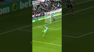 HUYU GOAL KEEKER  HII NDIO SAVE OF THE YEAR 2025 #football #goalkeeper #bigmatch #fifa #caf