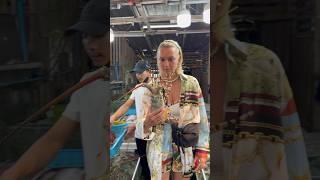 Огромный лобстер на рыбном рынке на Пхукете  #таиланд #азия #пхукет