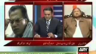 Hasan Nisar Slaps Mulla Zahil Zaid Hamid 23