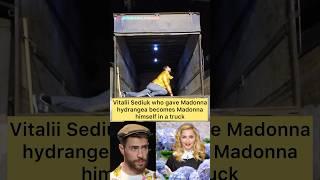 Vitalii Sediuk who gave Madonna hydrangea becomes Madonna himself in a truck #venice #віталійседюк