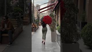 Решила порадовать цветами девушек в «День матери и красоты»