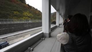 500kph Chuo Shinkansen (Japanese maglev) passing metres away