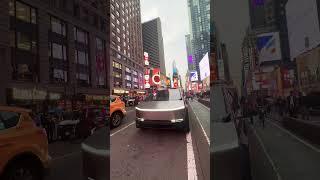 Autos Robots en Times Square  #tesla #teslamodels #timessquare #newyork #timessquarenyc #nyc