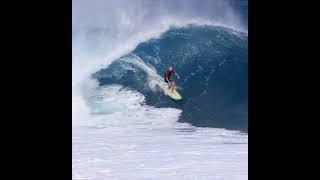 Pipeline Hawaii #surfing #surfers #bigwaves #wsl #hawaii #classic #pipeline #beach #northshore