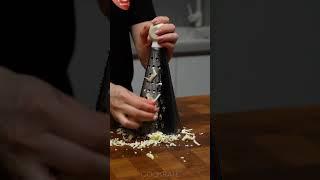 I taught all my friends how to make the fastest puff pastry appetizer!