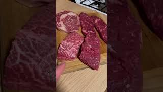 Стейки из мраморной говядины на угольном гриле Weber #bbq #гриль #webergrill