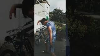 Танцует наркоман