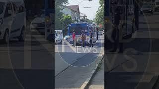 Incident pe strada Kiev din Bălți: un fir de troleibuz s-a rupt și a căzut peste o mașină