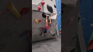 Climbing in Québec, Montréal, Allez Up PSC (footwork)