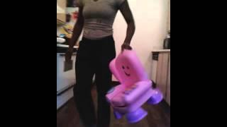 Sister  twerking