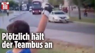 Türkei-Profis überraschen kleinen Fan: Wenn der Bus deiner Lieblings-Mannschaft für dich anhält